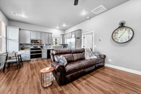 Petite Natural State Retreat 1B-1B Guest House